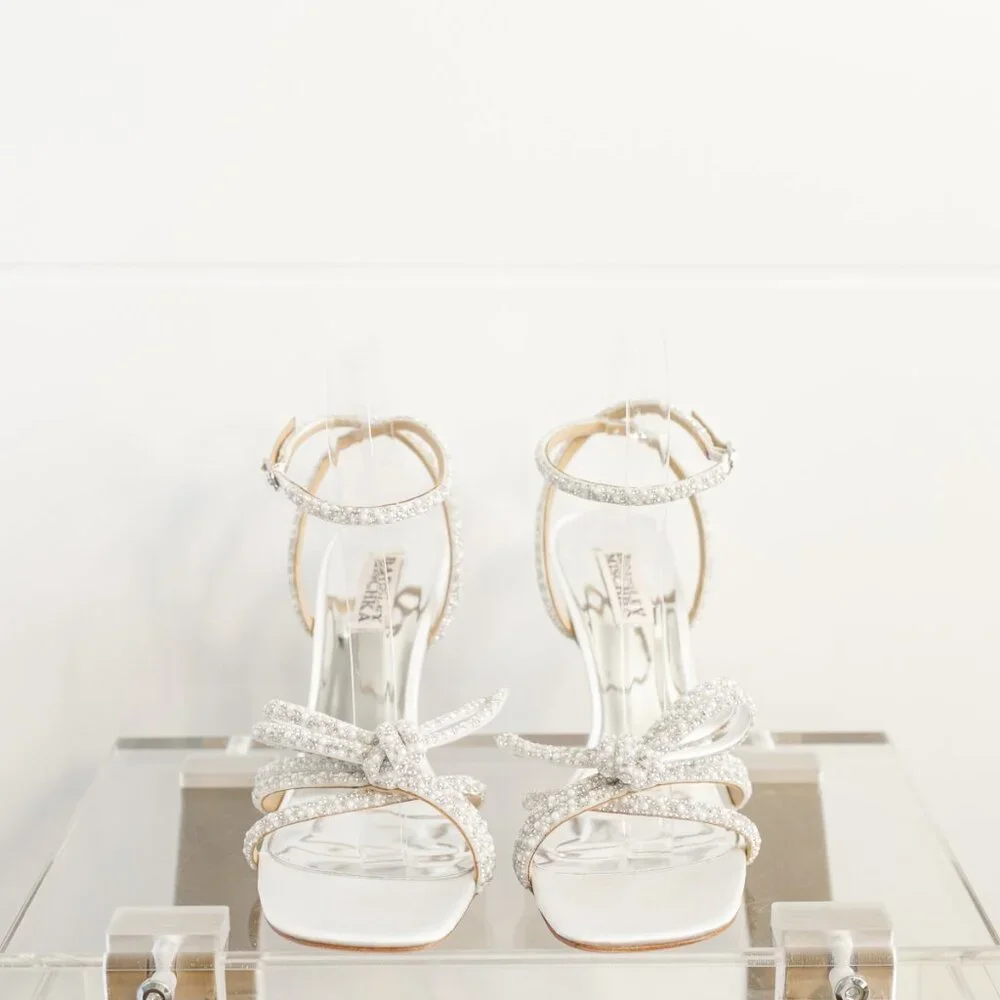 Badgley Mischka Effie White Satin Heels 8.5 Bow Women's Ankle Strap Sandal - Picture 12 of 16